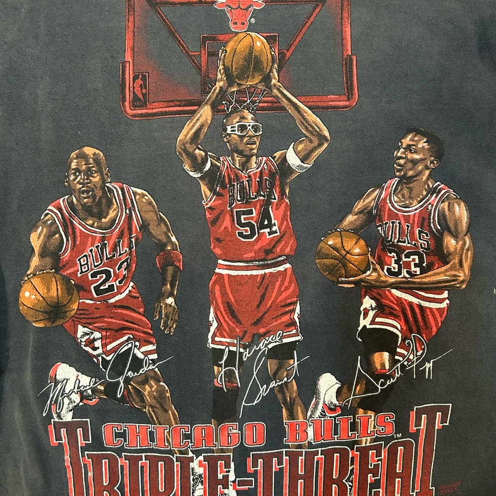 Chicago Bulls Triple Threat Graphic Tee - Black